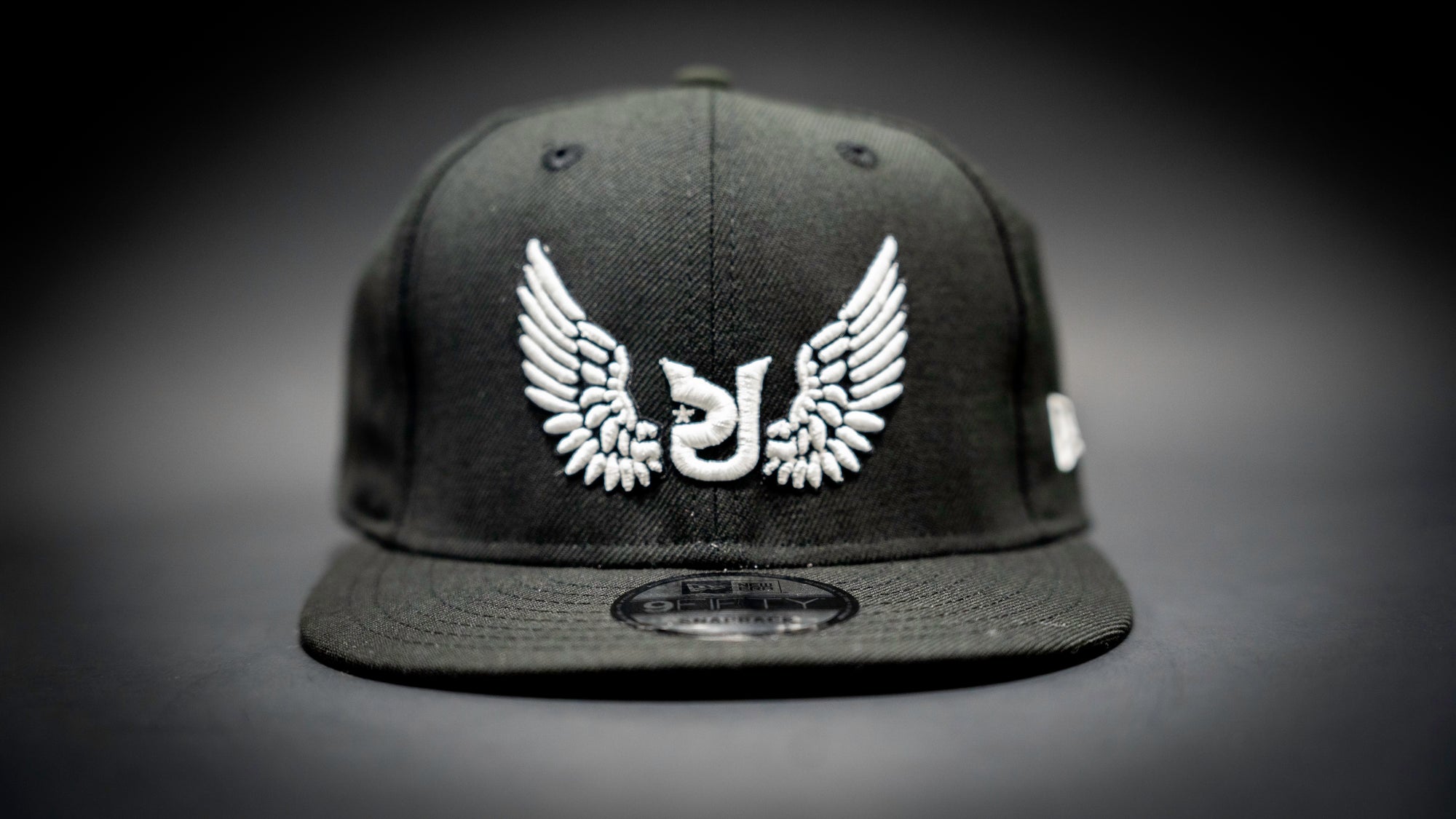 PROUNIQUE NEW ERA SNAPBACK BLACK